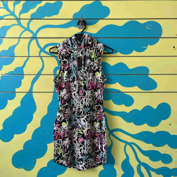 vestido Negro con arabescosrosa,blancos y azul talla M