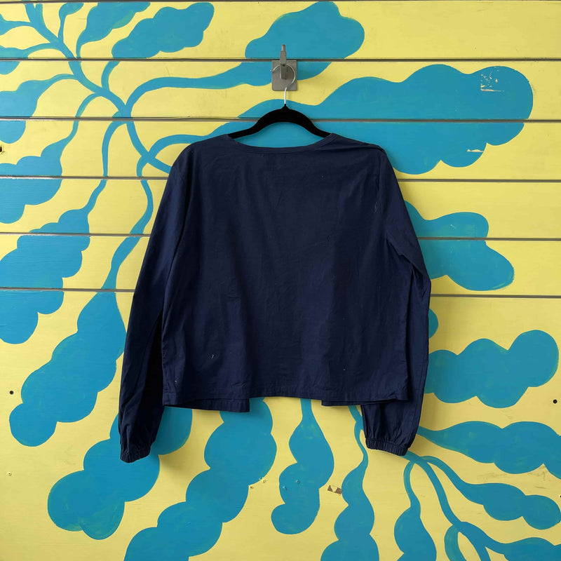 Kimono azul oscuro bordado blanco - Image 2