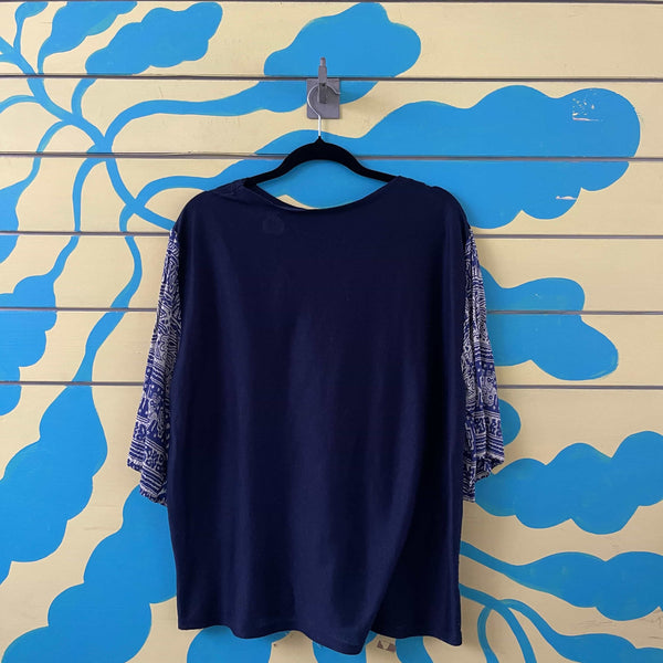 Blusa azul oscura talla L - Secondary