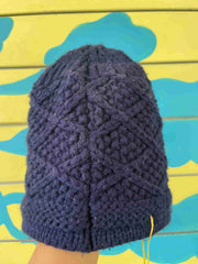 Gorro azul tejido