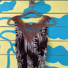 Vestido cafe con blanco talla M