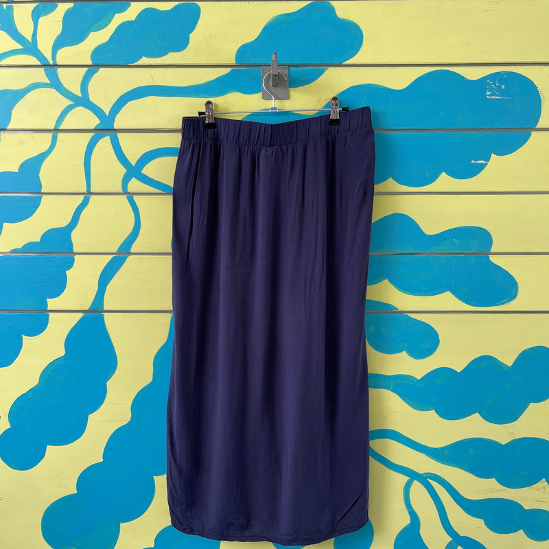 Falda azul oscura talla 12 - Image 2