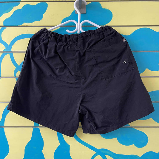 Pantaloneta negra WKD talla M