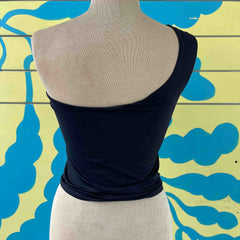 Croptop negro de una manga talla S