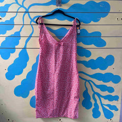 Vestido blanco de flores rojas pequeñas talla L