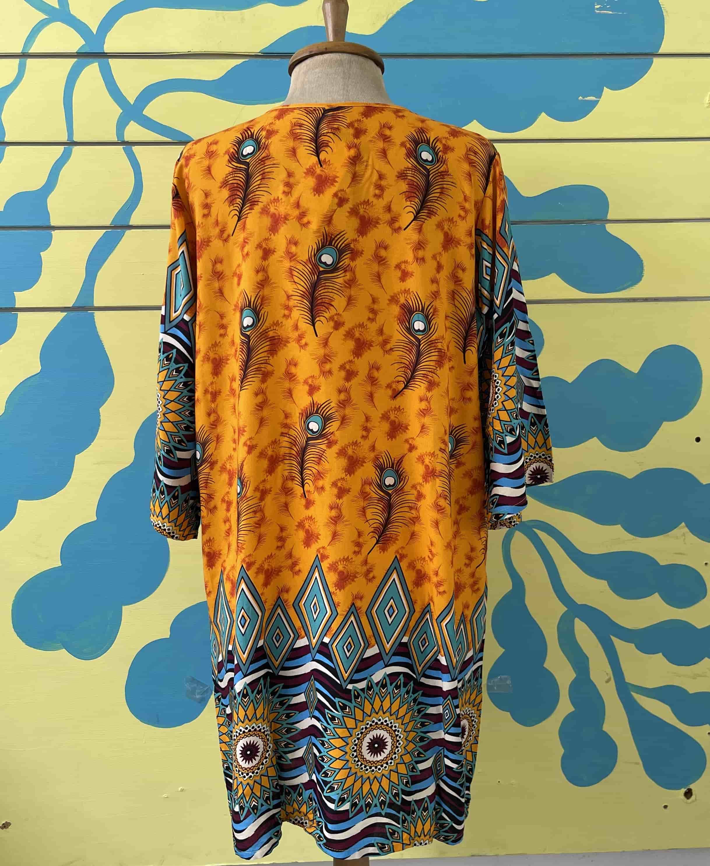 Vestido amarillo con estampado plumas talla M/L - Gallery 2