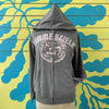 Chaqueta gris con letrero rosa talla M