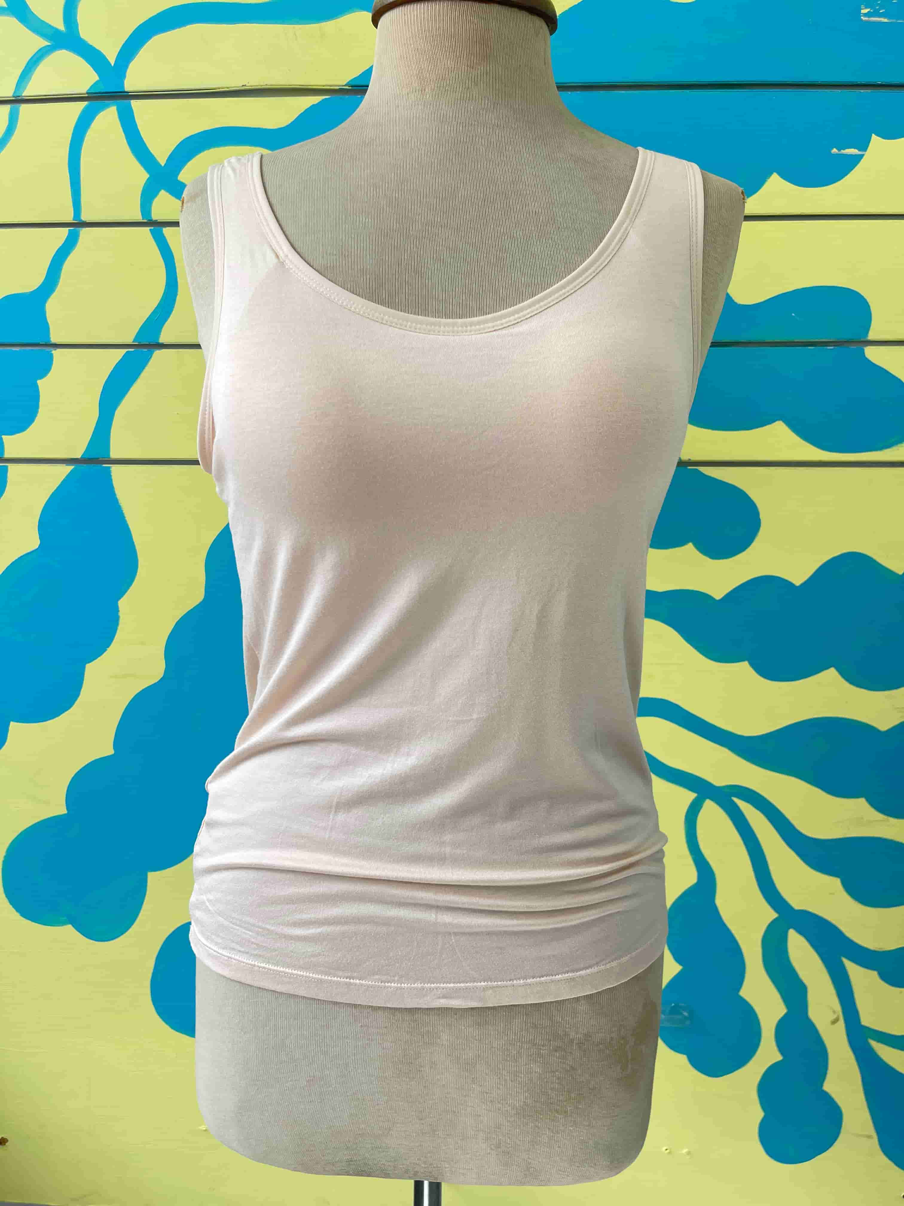Camisilla rosa con brasiere talla M - Gallery 1