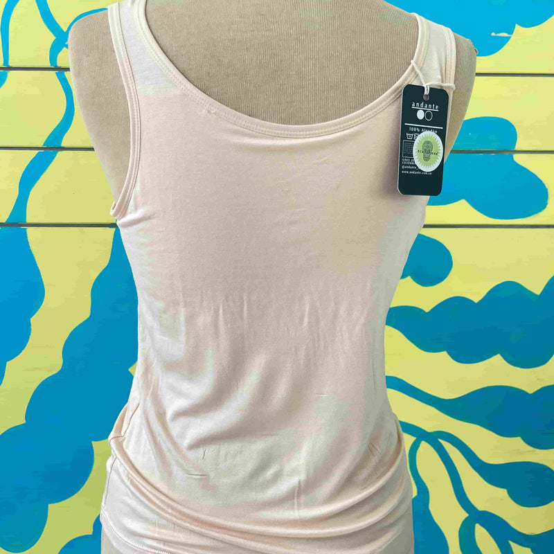 Camisilla rosa con brasiere talla M - Image 2