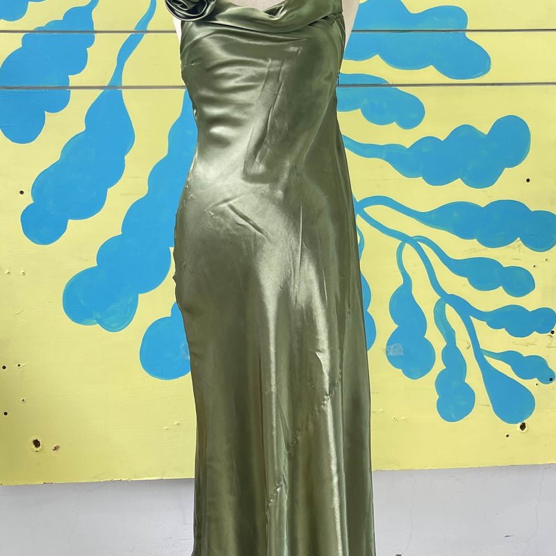 Vestido verde con flor talla s - Image 1
