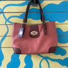 Cartera salmón y café