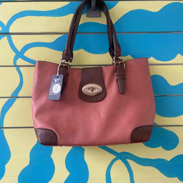 Cartera salmón y café