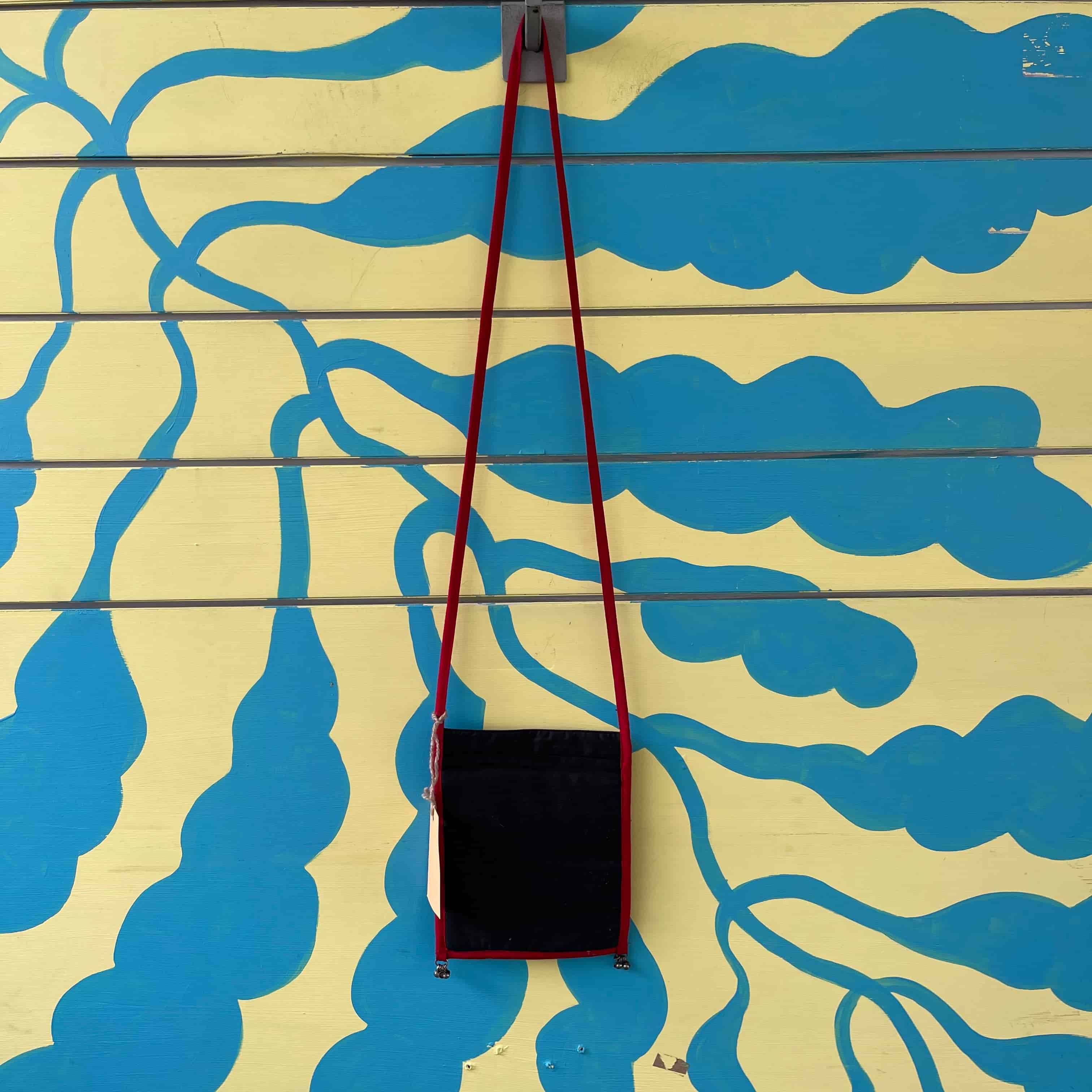 Bolso negro con rojo - Gallery 3