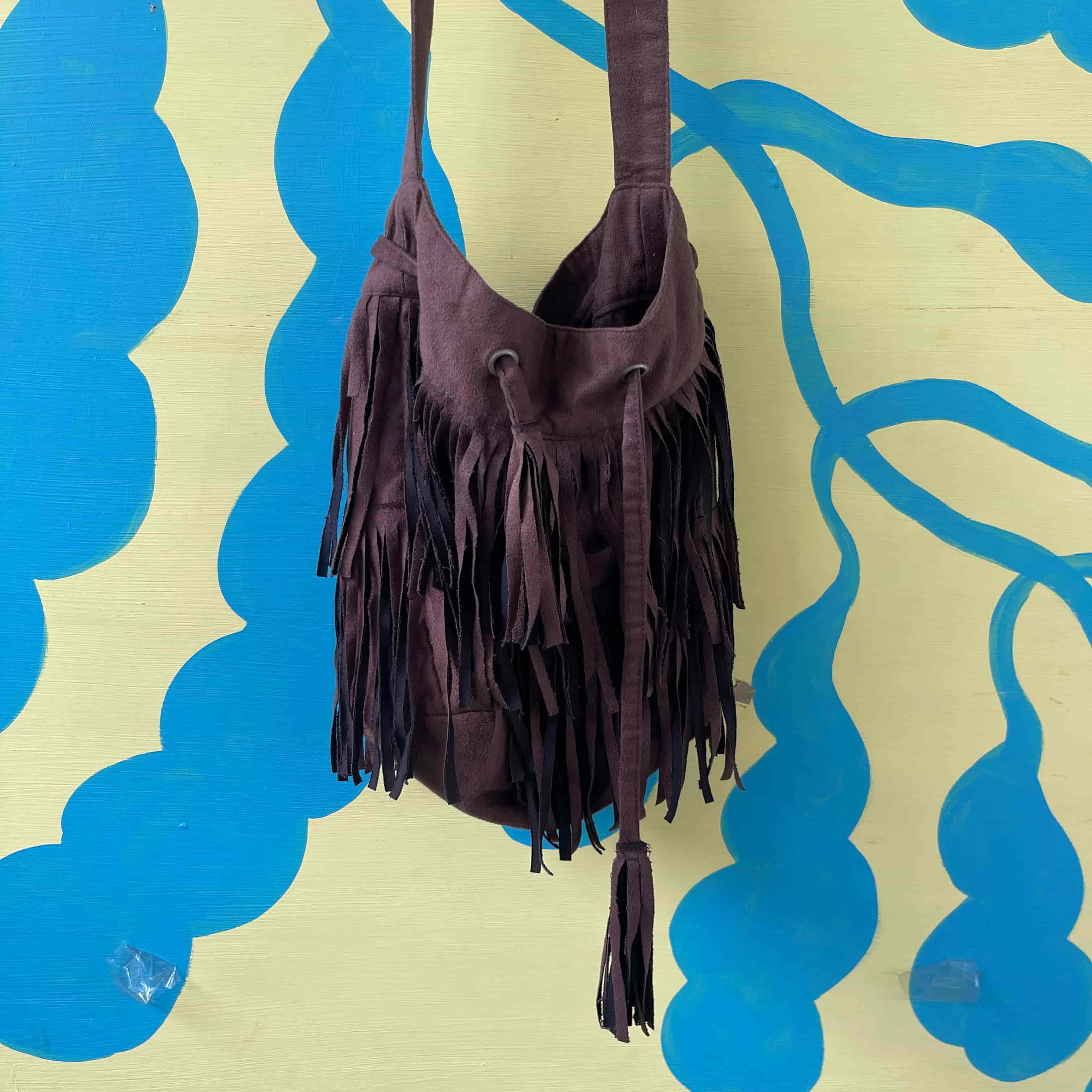 Bolso cafe con flecos - Gallery 1