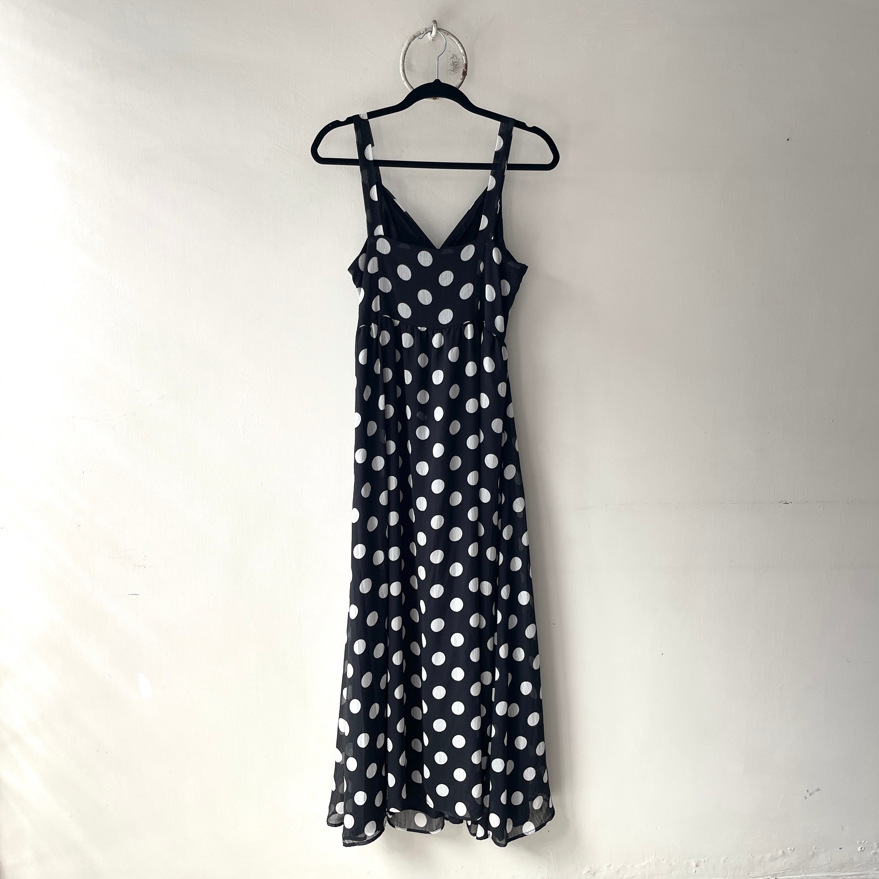 Vestido Negro Tiras Lunares Blancos Grandes
