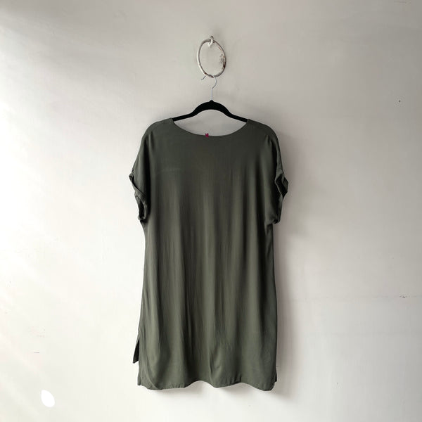 Vestido o Camisa Larga Cuello V Verde Militar - Secondary
