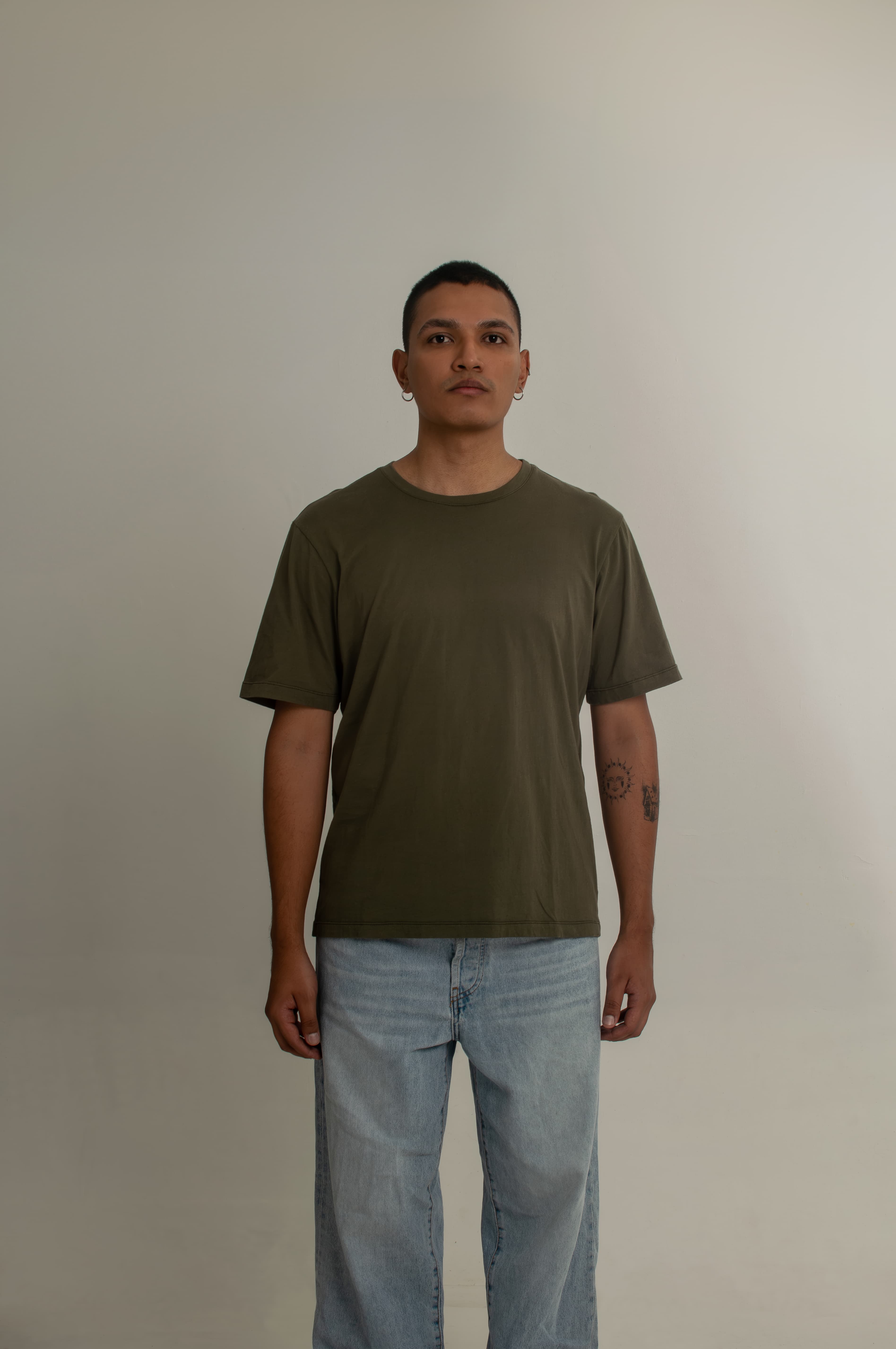 Camiseta Sacramento Verde Militar 100% Algodón Regular Fit Andante