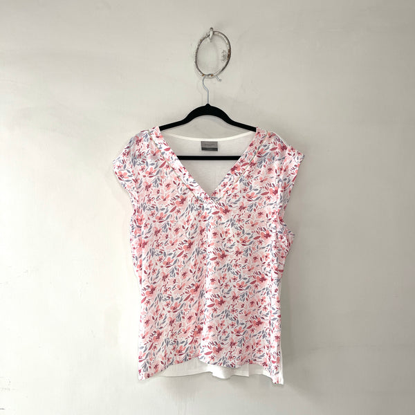 Camisa en V Estampado Flores Rosadas