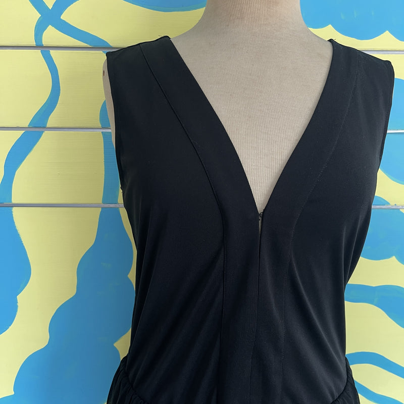 Vestido Negro Cuello V - Image 2