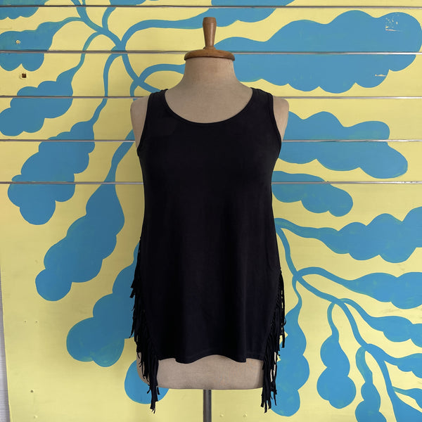 Camiseta Manga Sisa Negra flecos