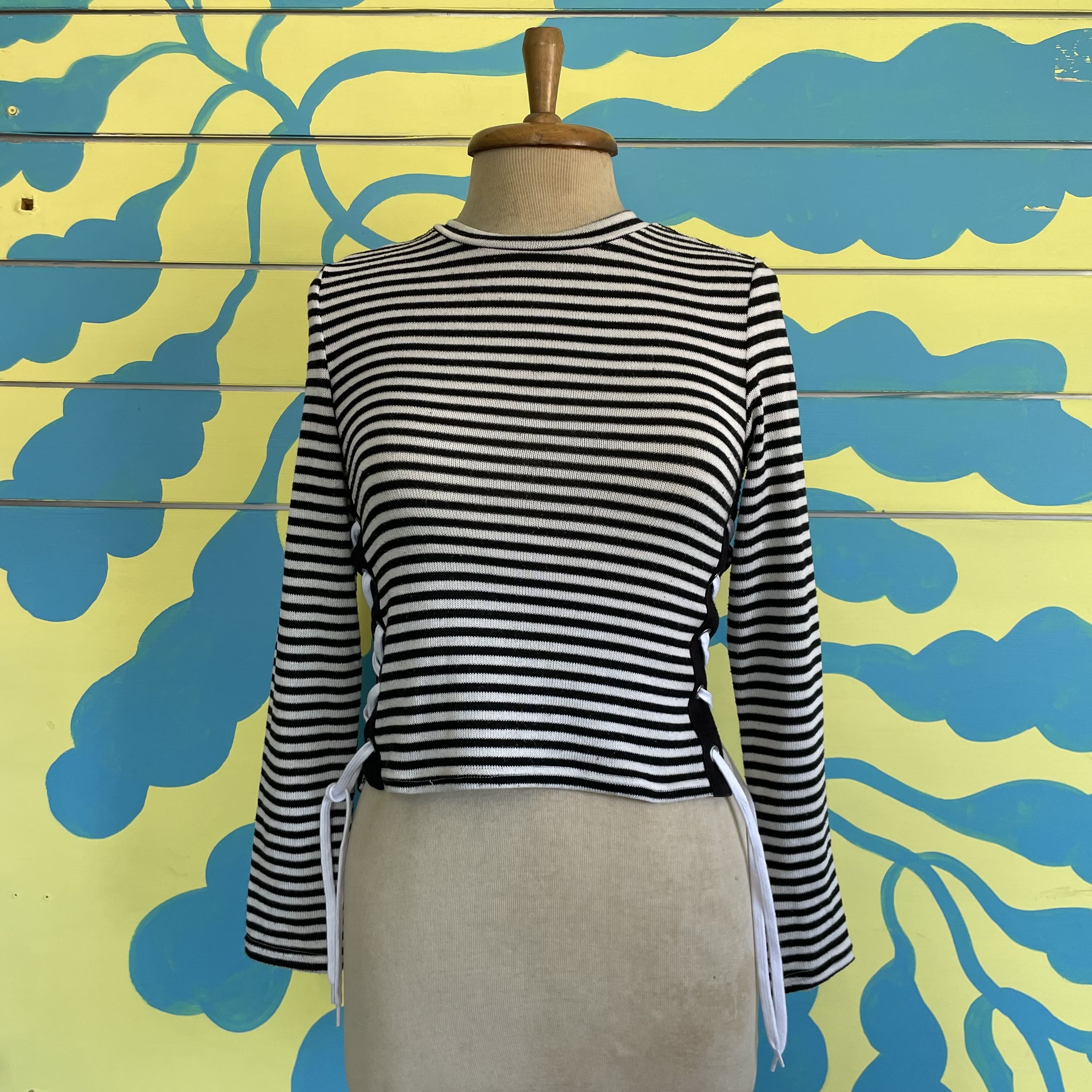 Camisa Manga Larga Rayas y Cintas