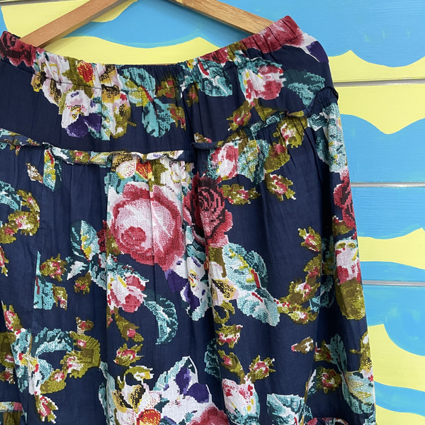 Falda Larga de Flores - Secondary